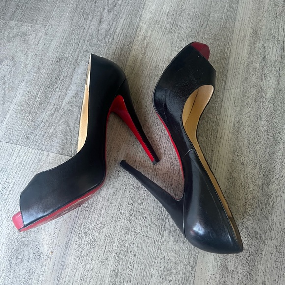 Christian Louboutin heels 👠❌SOLD❌ - Picture 4 of 11